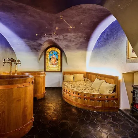 Beerland Chateaux - U Zlate Hrusky / At Golden Pear Отель типа 