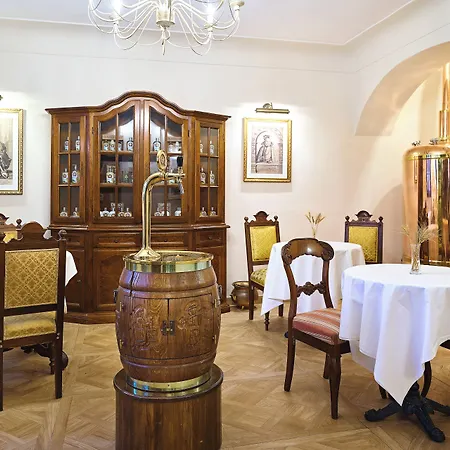 Beerland Chateaux - U Zlate Hrusky / At Golden Pear Bed & Breakfast