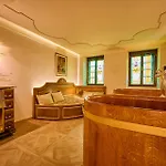Bed & Breakfast Beerland Chateaux - U Zlate Hrusky / At Golden Pear