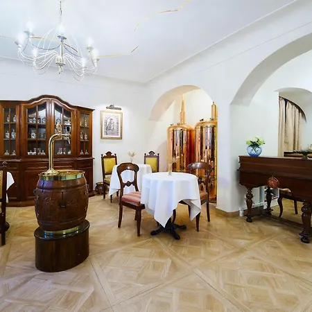 Bed & Breakfast Beerland Chateaux - U Zlate Hrusky / At Golden Pear