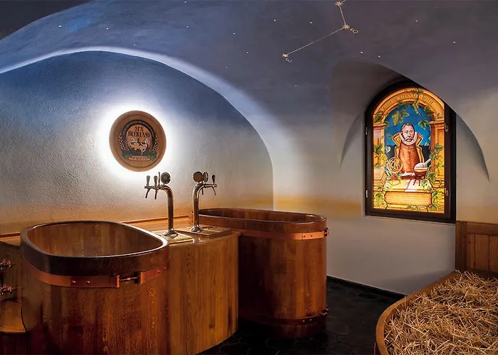 Beerland Chateaux – U Zlaté Hrušky / At Golden Pear Couette-café 4*