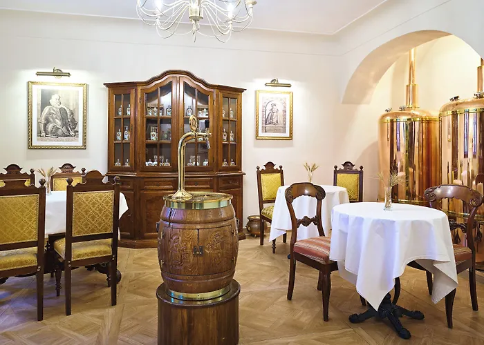 Beerland Chateaux – U Zlaté Hrušky / At Golden Pear Couette-café