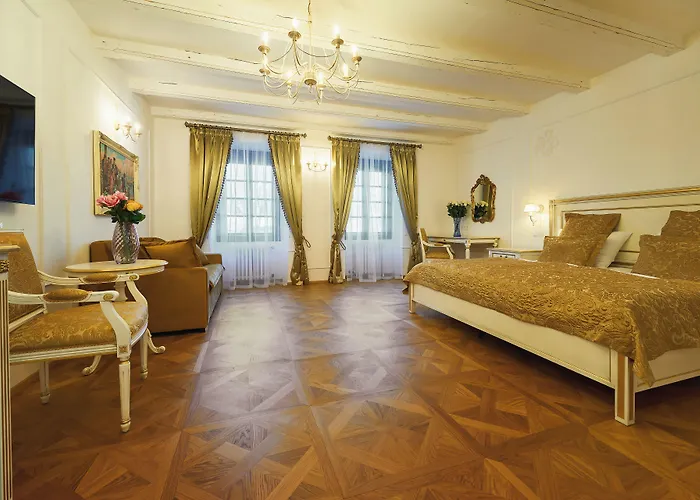 Beerland Chateaux – U Zlaté Hrušky / At Golden Pear 4*